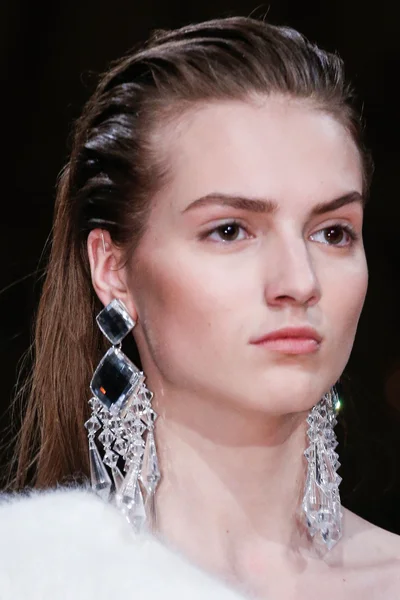 Look 30